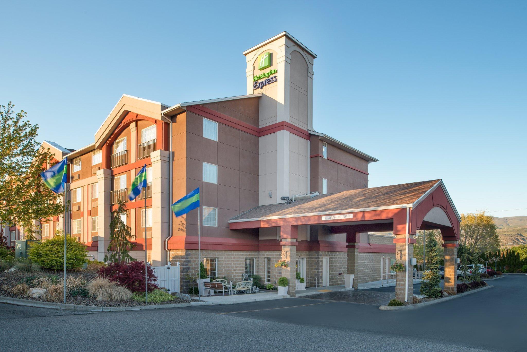 Holiday Express By Ihg Hotel